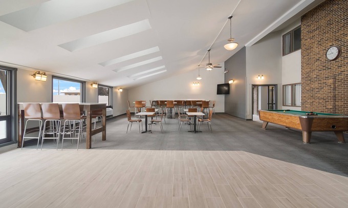 Williston Hotel | Econo Lodge Williston