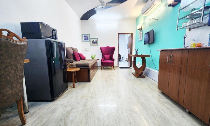 Greater Kailash Apartamento | Economical Modern 1BHK Unit Prime Location 6
