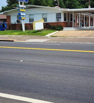 Gladewater Hotel | Economy inn