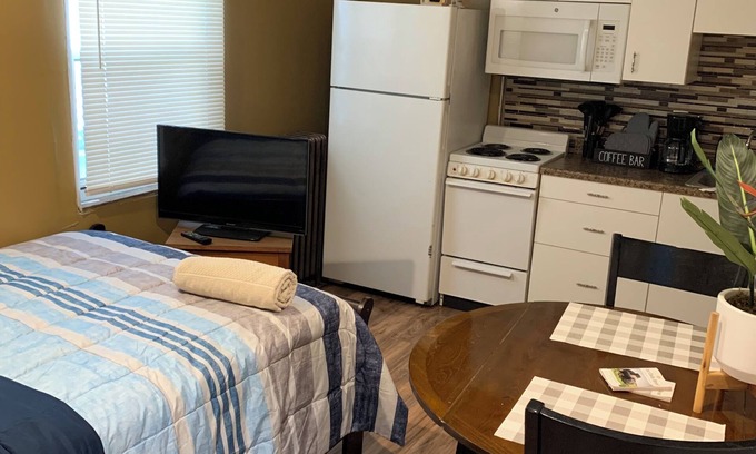 Ecorse Apartamento | Ecorse Riverfront Retreat Close to dining & shops
