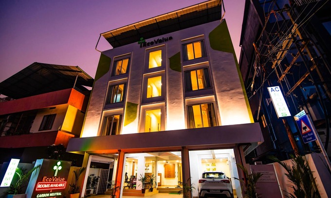 Kochi Cabina | EcoValue Kochi - 200 meters from Kerala High Court