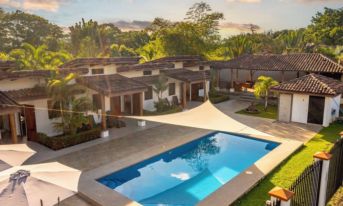 Esterillos Este Villa | Ecovilla Rodinia - Vivienda rentada entero en Esterillos Oeste, Costa Rica