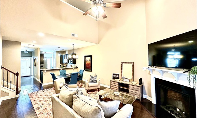 Greenville Casa | ECU Pirate Country Retreat! Master on 1st floor, Bonus room and separate office!