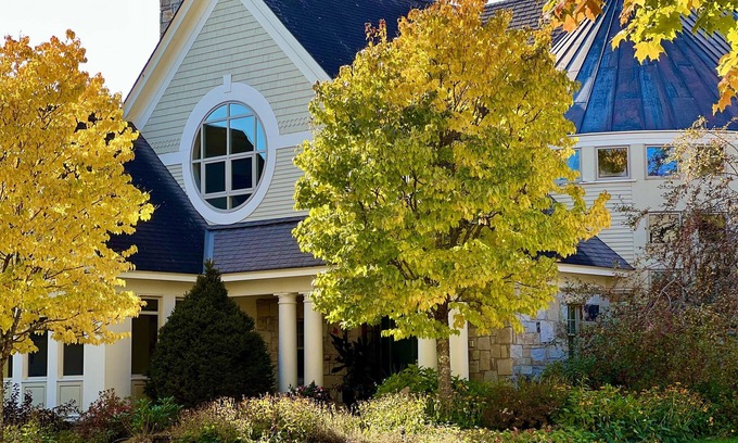 Stowe Area Casa | “Eden” 8BR Luxury Retreat with Pool, Spa, Concierge near Ski and Trails