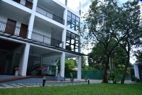 Dambulla Hotel | Eden Grand