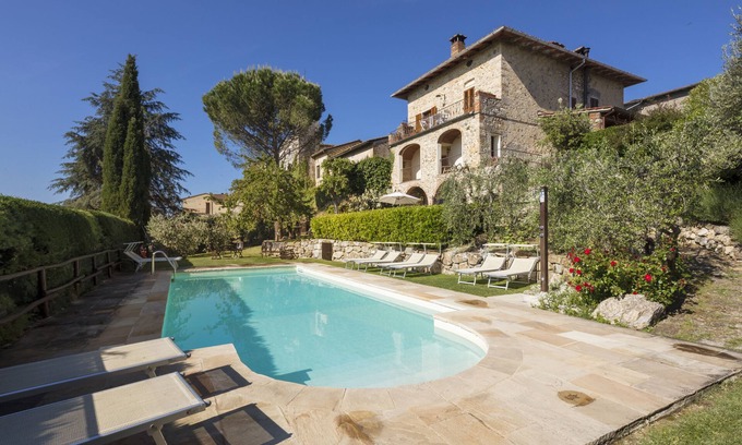 Castel San Gimignano Apartamento | apartamento Ivy con piscina y jardín en común y puntos de vista de San Gimignano
