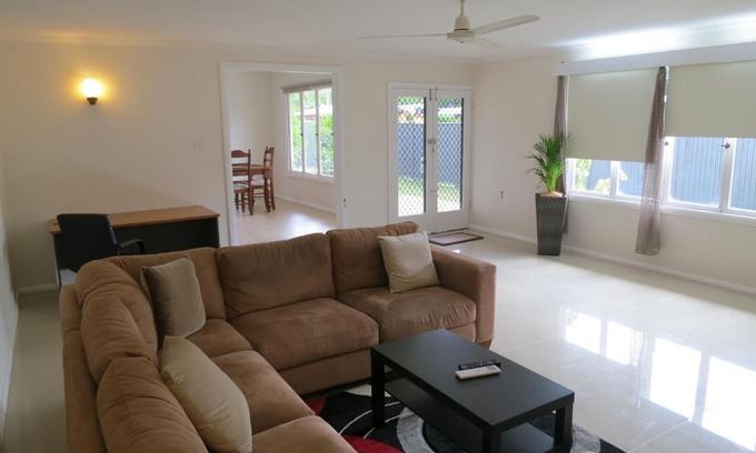 Edge Hill Casa | Edge Hill Clean & Green Cairns, 7 Minutes from the Airport, 7 Minutes to Cairns CBD & Reef Fleet Terminal