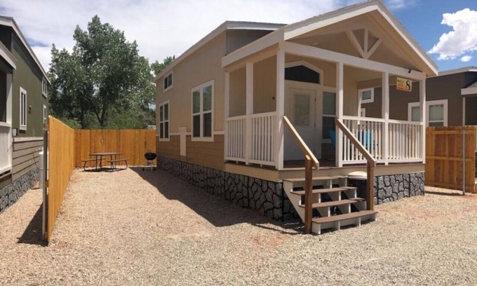 Moab Casa | Edge of the Desert La Sal Vista Cabin #08