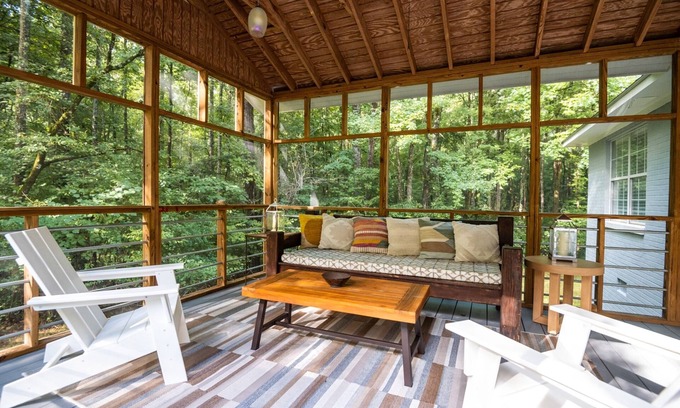 Auburn Casa | Edge of the Woods | 4 Bed, 2 Bath