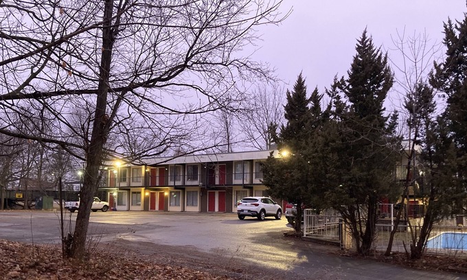 Downtown Niagara Falls Hotel | EdgeCliff Inn
