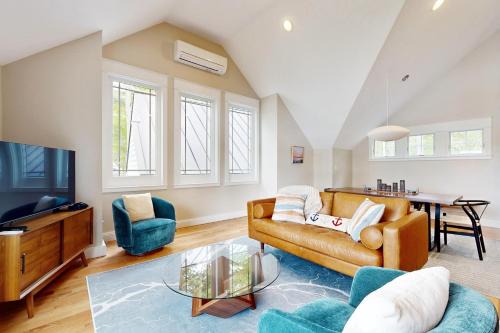Edgecomb Casa | Edgecomb Riverhouse