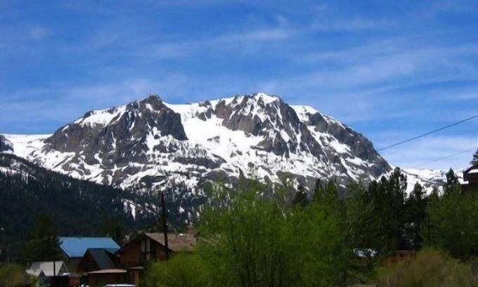 June Lake Condominio | 2bd 2bth Lakeside Ubicación