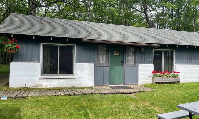 Minocqua Cabina | Edgewater 2, Lake Front Suite