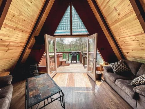 Rockbridge Casa | Edgewater Escape, Hocking Hills, Hot Tub, Pond