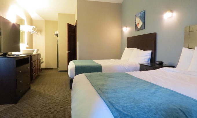 Put-in-Bay Hotel | Edgewater Hotel