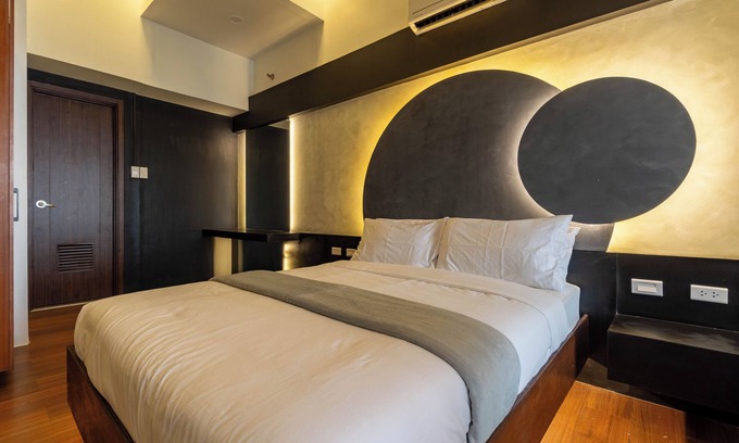 Santolan Condominio | Edgy 1BR Loft Ibiza CV - Free Parking - 4 Guests