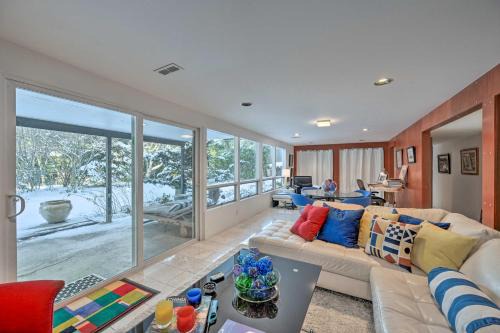 Edmonds Casa | Edmonds Apartment with Private Wine Cellar!