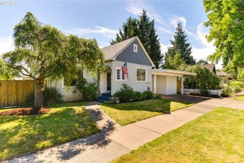 Newberg Casa | Edwards Retreat