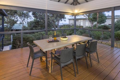 Eagle Bay Casa | EeBee House