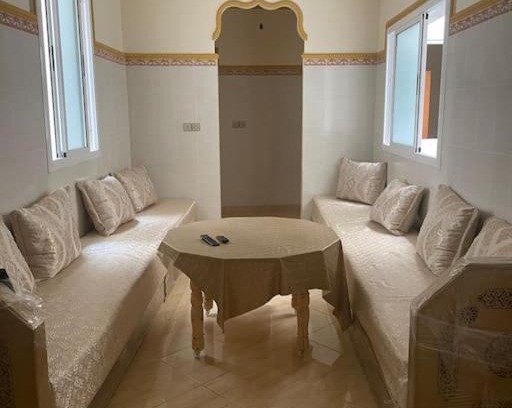 Bni Bouayach Apartamento | Een familie appartement in Bni Bouayach