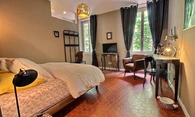 Orange Casa | Effets Personnels
