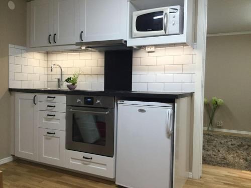 Vikingstad Apartamento | Egen lägenhet i charmig miljö i Linköping V