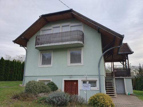 Egervar Apartamento | Egervári Béres Vendégház-Tetőtéri apartman