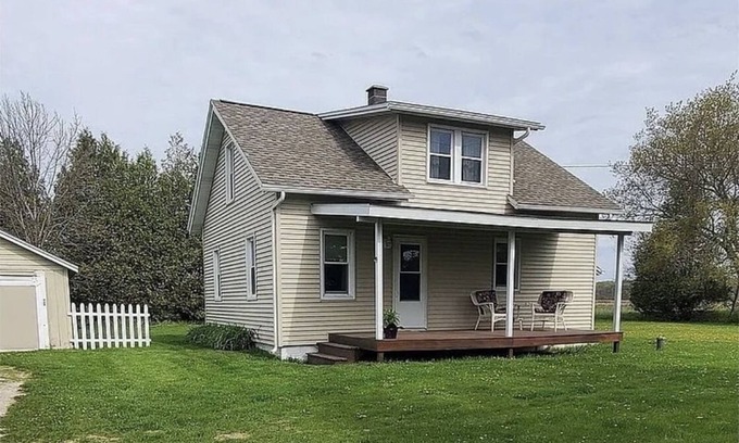 Egg Harbor Casa | Egg Harbor Getaway. Close to it all: Town, beach, Fun Park etc. & pet friendly!