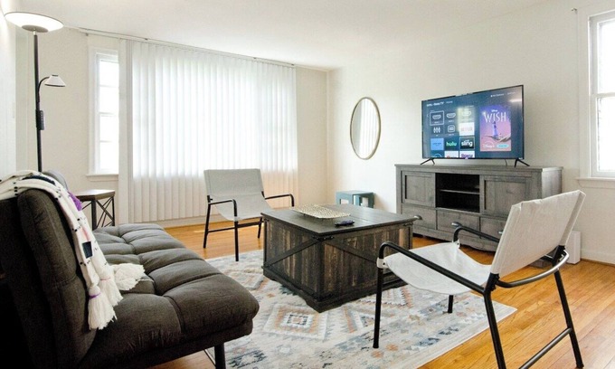 Eggertsville Apartamento | Eggert - Lower · 2BR apartment near UB, Niagara Falls & Buffalo