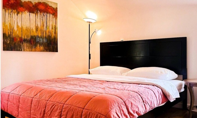 Eggertsville Apartamento | Eggert - Upper · 2BR apartment near UB, Niagara, Hospitals, Buffalo