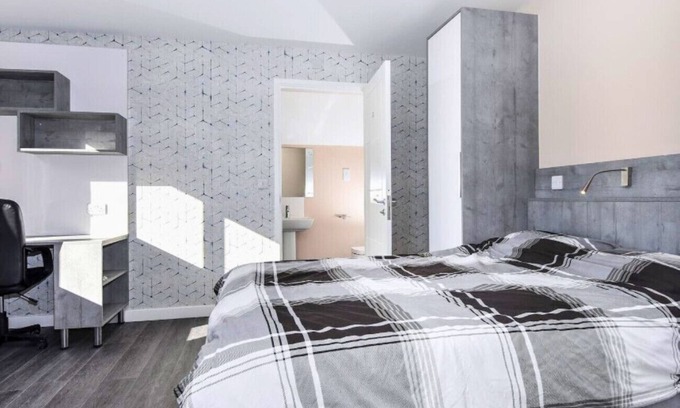 Runnymede Apartamento | Egham Exquisite Spacious Three Bedroom Apartment