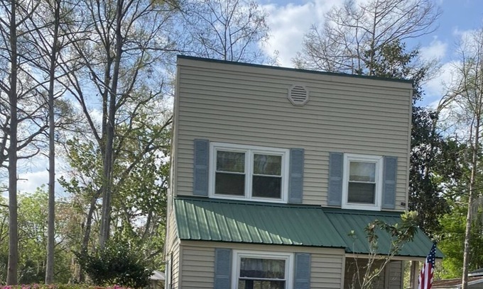 Satsuma Cabaña | Egret's Landing .A great little cottage for relaxing and fishing on Dunn's Creek