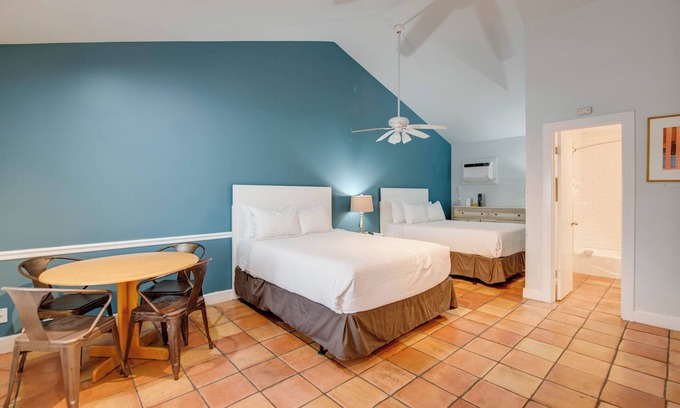 Uptown - Upper Duval Cabaña | Egret Suite | Bright Retreat, Hot Tubs, Steps from Duval!