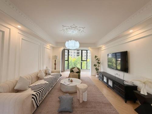 Huangpu Apartamento | EHUB - Shanghai Garden High Quality Apartment near the Bund