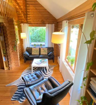 Metternich Casa | Eifel-Lounge BLOCKHAUS mit Kamin Garten Balkon nahe Köln Therme Brühl Phantasialand