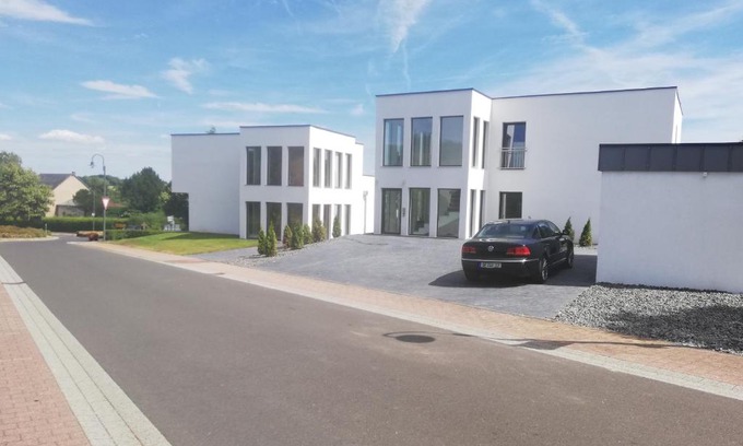 Schwirzheim Apartamento | eifel24, neu, modern mit Dachterrasse