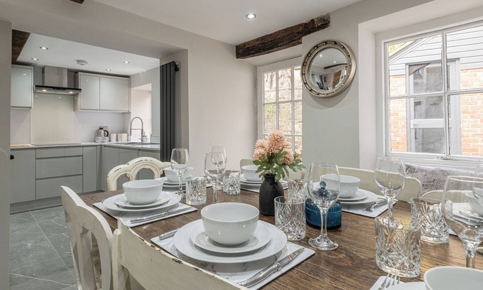 Malmesbury Casa | Eilmers Cottage Lovely 4BD in Malmesbury