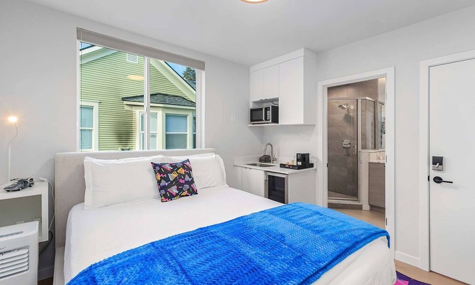 East Queen Anne Apartamento | Einstein's Time-Traveling Sweet Suite