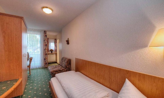 Immenstaad am Bodensee Apartamento | Habitación individual con baño y ducha.