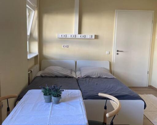 Westend Apartamento | Einzimmerwohnung + Dusche und WC