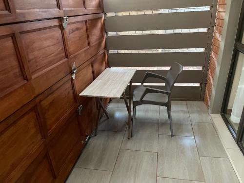 Mokopane Apartamento | Ekhaya,private room with patio 1