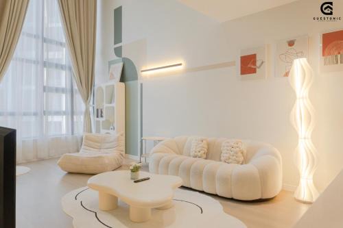 Taman Mutiara Cama Y Desayuno | EkoCheras Cozy Suite by GUESTONIC