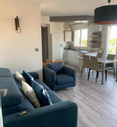 Billere Apartamento | Elégant appart avec balcon, Clim et garage