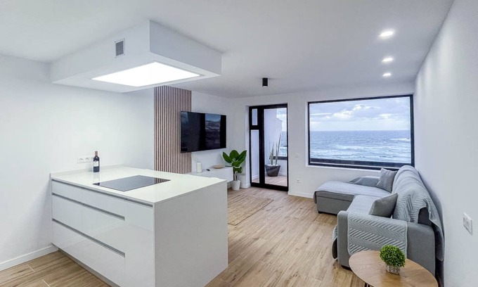 Telde Apartamento | El Bunker Luxury Suite en Playa del Hombre con vista al mar