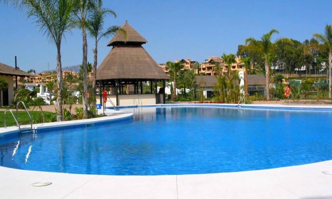 Nueva Milla de Oro Hotel | El Campanario del Paraíso