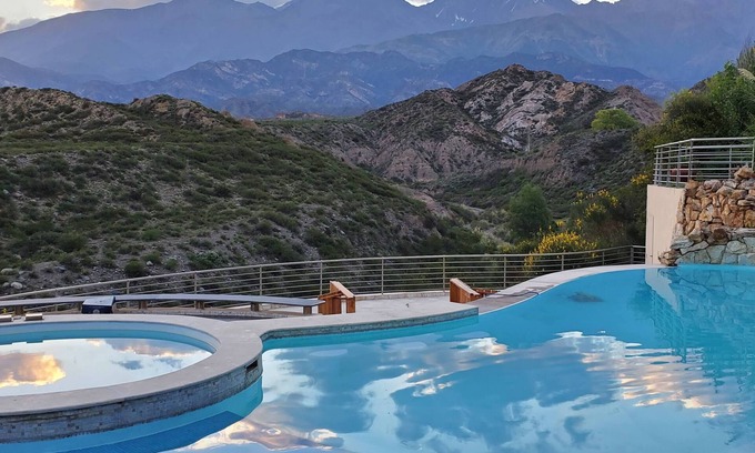 Potrerillos Cabina | El Carmelo Mountain Lodge