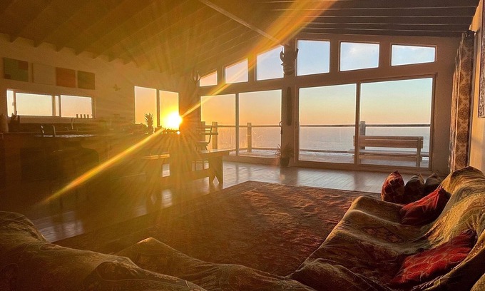 Ensenada Otro | El castillo del mar en Baja Off the Grid: un estreno de Eco Adventure Resort & Villa