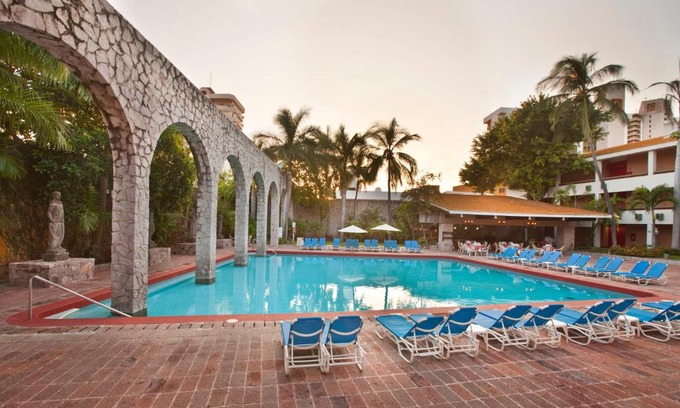 Zona Dorada Hotel | El Cid Granada Hotel & Country Club