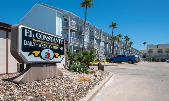 Corpus Christi Casa | El Constante 128K