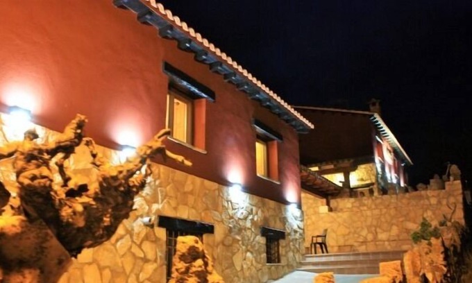 Una Cabaña | Casa el Escalerón 4 | Patio con vistas, chimenea y barbacoa